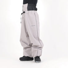Lesen Sie das Bild in der Galerieansicht, REFLECTIVE PANTS L.GRAY