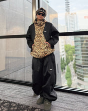 Read the image into the gallery view, TWOTUCK PANTS BLACK