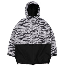 Read the image into the gallery view, ZIP JACKET TIGER CAMO.W