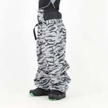 Read the image into the gallery view, CARGO PANTS TIGER CAMO.W