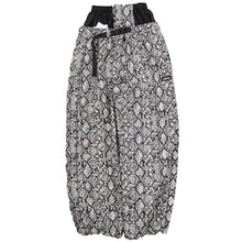 갤러리보기에 이미지를 읽고 REFLECTOR PANTS SNAKE