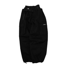 将图像阅读到画廊视图中， CARGO PANTS
