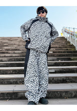 将图像阅读到画廊视图中， TRUCK PANTS LEO.W
