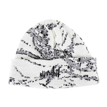 将图像阅读到画廊视图中， BEANIE GEO WHITE
