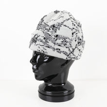 将图像阅读到画廊视图中， BEANIE GEO WHITE
