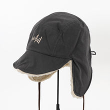 将图像阅读到画廊视图中， HAT CHARCOAL
