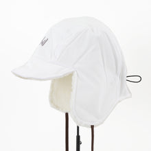 将图像阅读到画廊视图中， HAT WHITE
