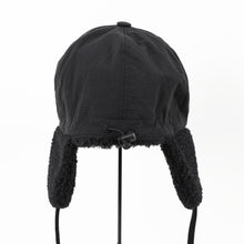 将图像阅读到画廊视图中， CAP BLACK
