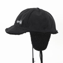 将图像阅读到画廊视图中， CAP BLACK

