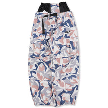 将图像阅读到画廊视图中， CARGO PANTS FLOWER
