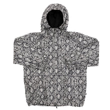将图像阅读到画廊视图中， REFLECTOR JACKET SNAKE

