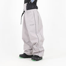 Lesen Sie das Bild in der Galerieansicht, REFLECTOR PANTS L.GRAY
